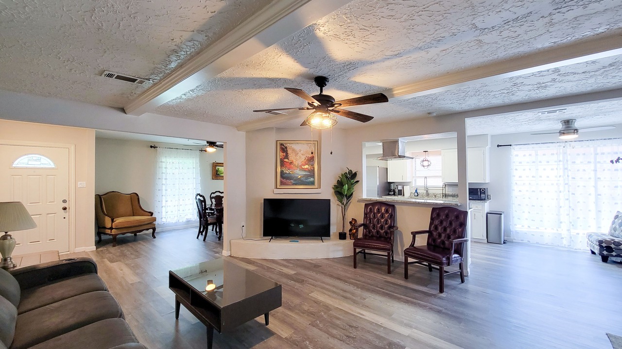 Photo of Livingroom in Meadows Place
