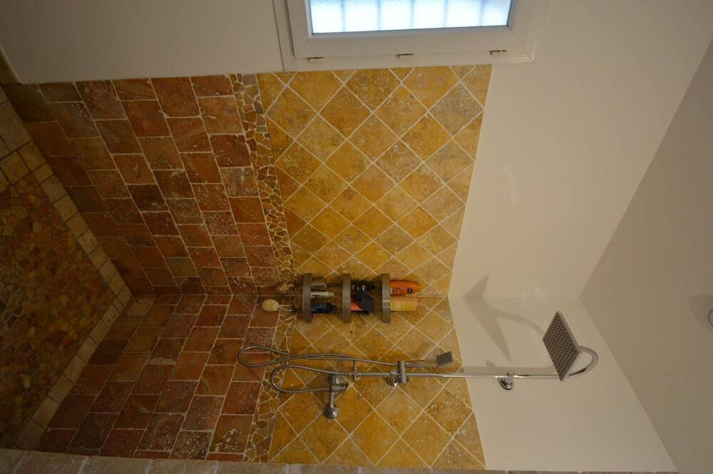Photo of Bathroom in Orgnac-l'Aven