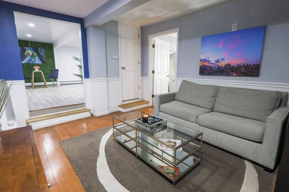 Photo of Livingroom in Belleville