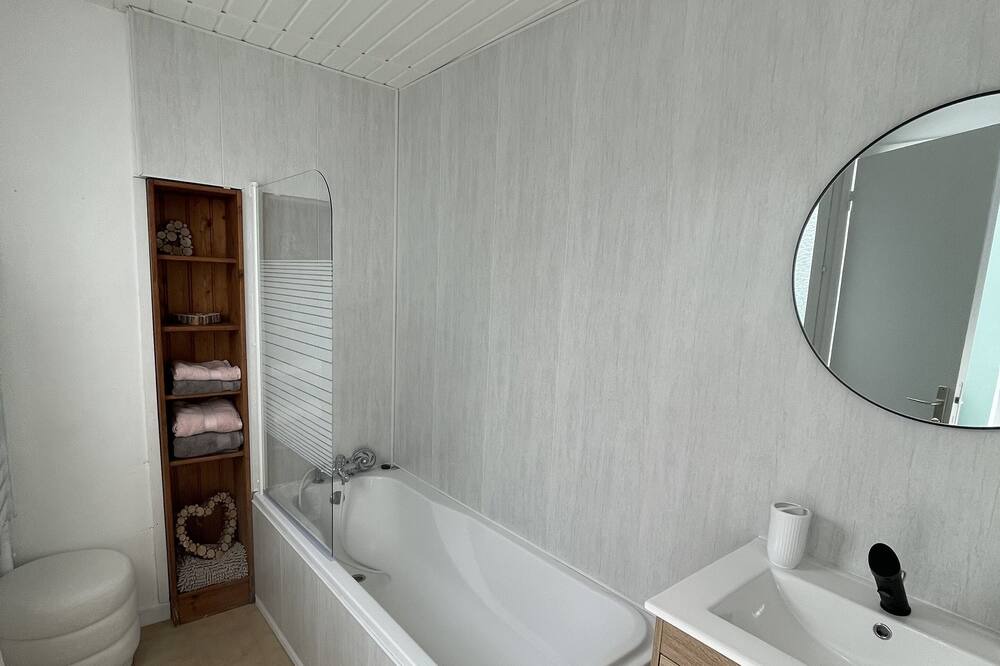 Photo of Bathroom in Le Portel