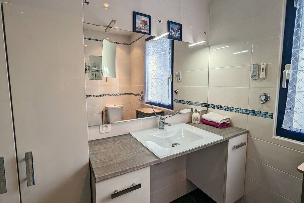 Photo of Bathroom in Niherne