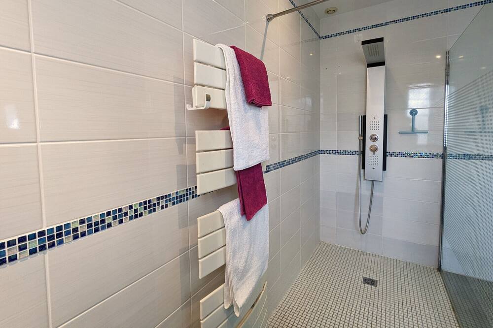 Photo of Bathroom in Niherne