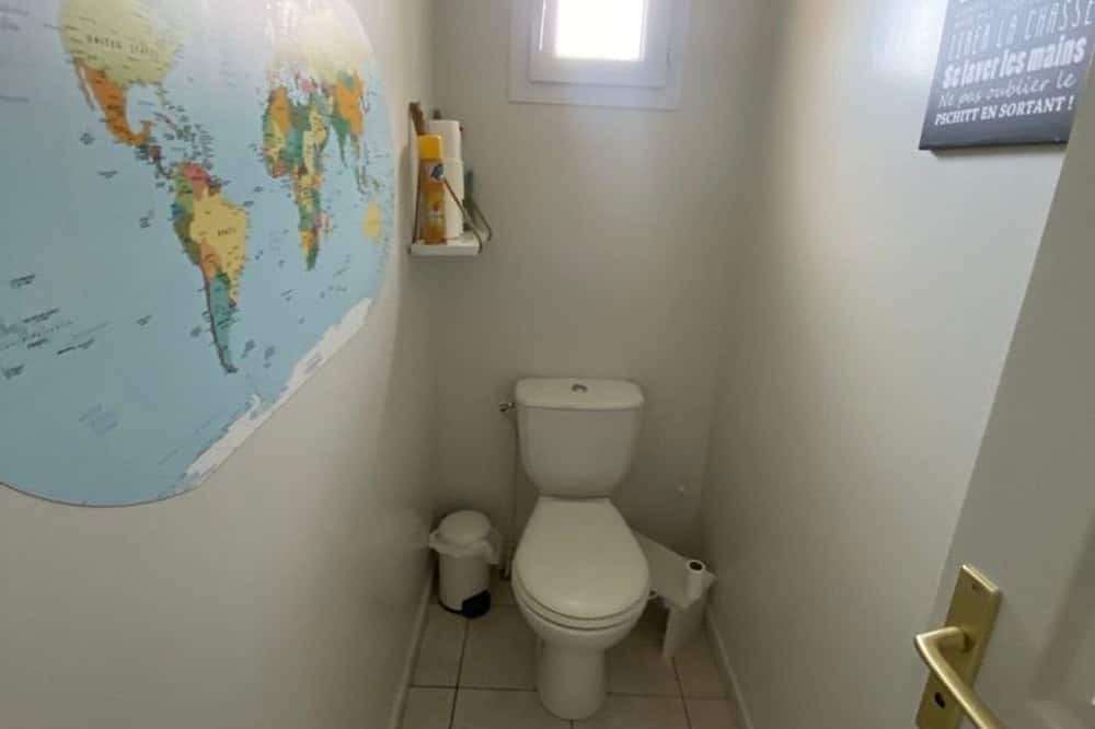 Photo of Bathroom in Roquemaure