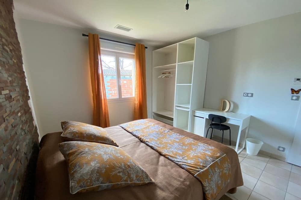 Photo of Bedroom in Roquemaure