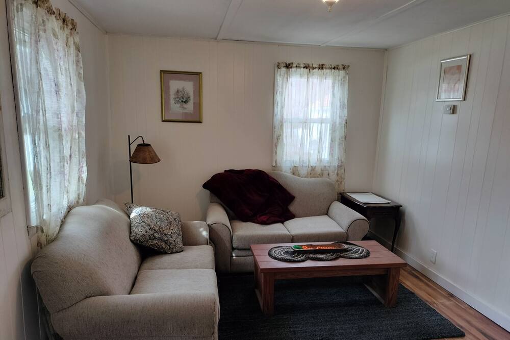 Photo of Livingroom in East Windsor