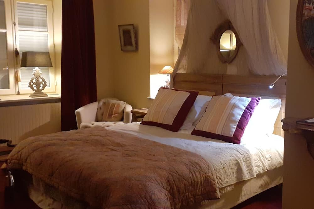 Photo of Bedroom in Champagne-Saint-Hilaire