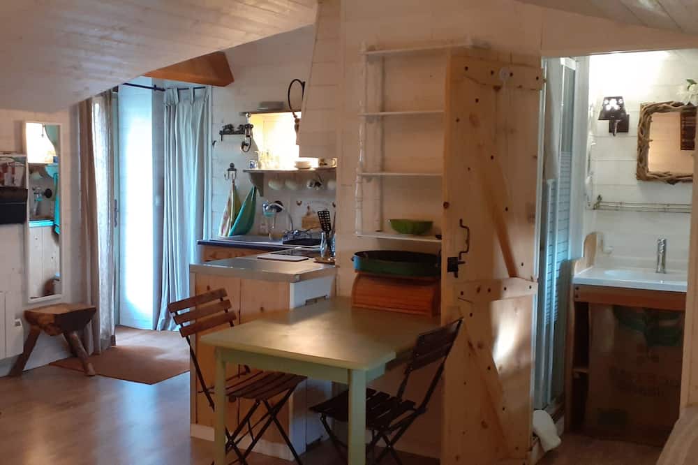 Photo of Kitchen in Champagne-Saint-Hilaire