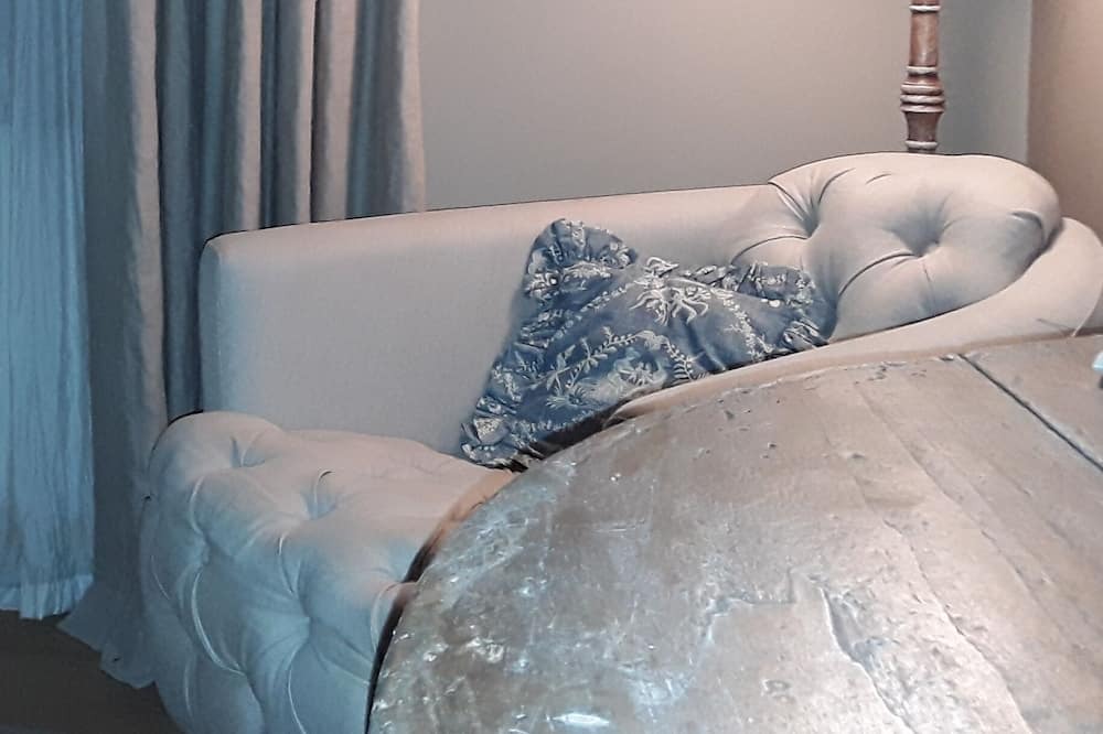 Photo of Bedroom in Champagne-Saint-Hilaire