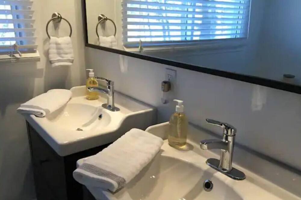 Photo of Bathroom in L'Amable