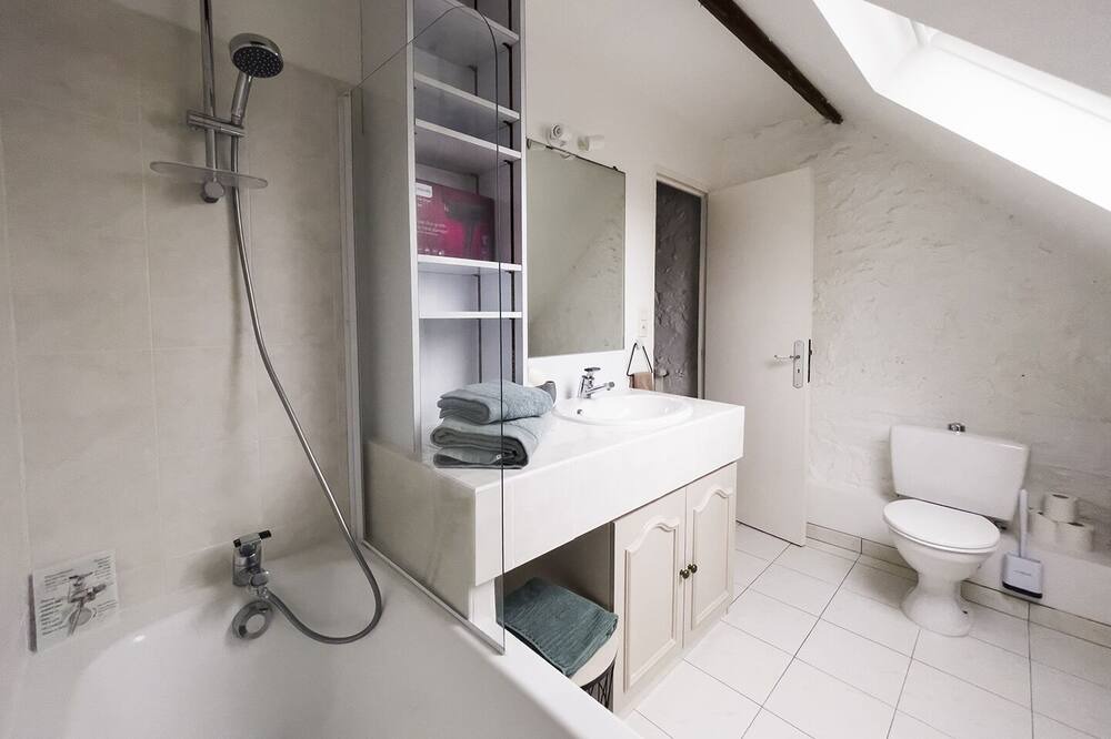 Photo of Bathroom in Honfleur