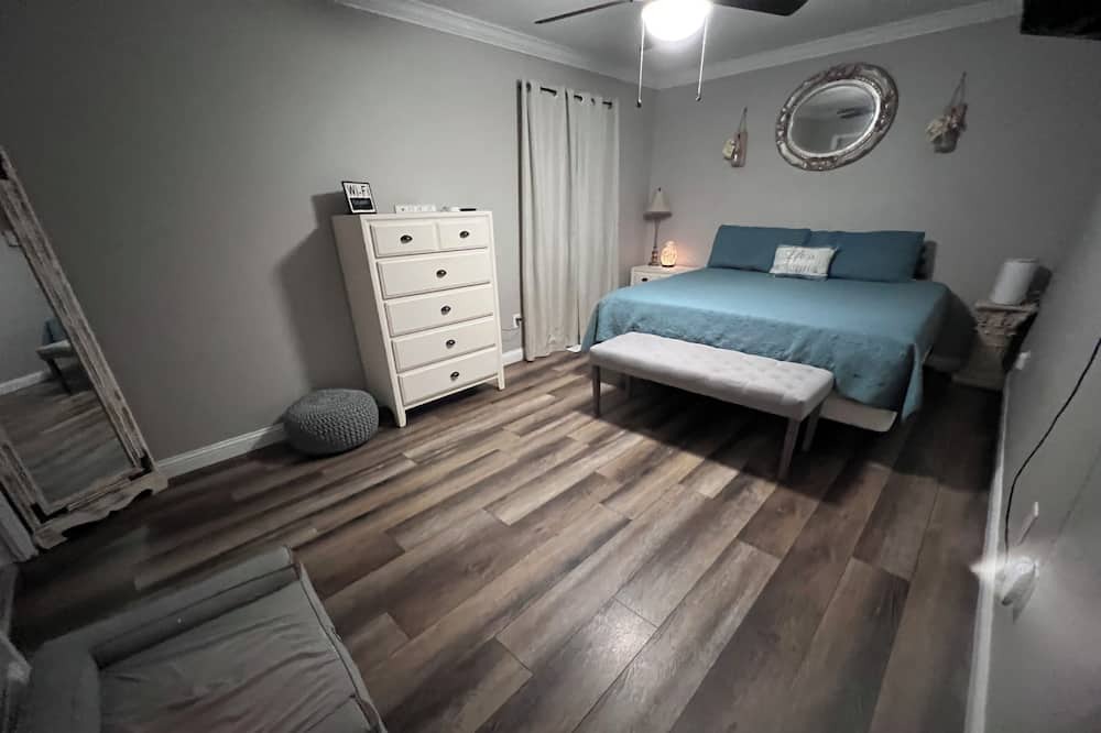 Photo of Bedroom in Eureka