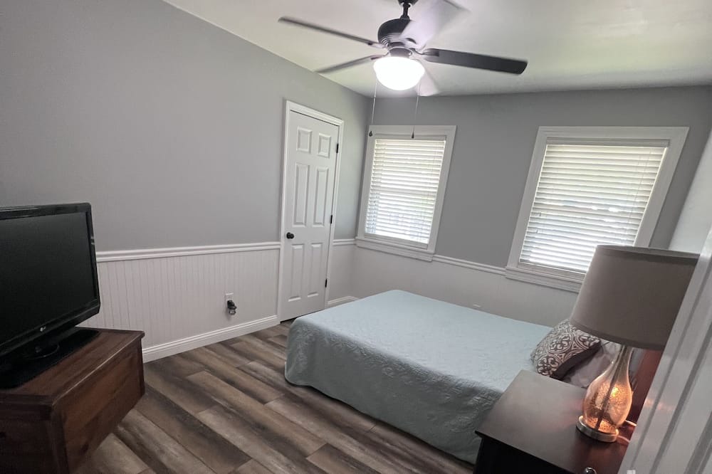 Photo of Bedroom in Eureka