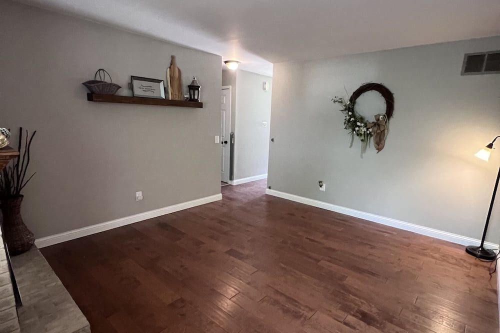 Photo of Others in Eureka