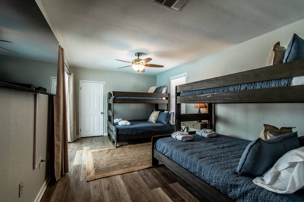 Photo of Bedroom in Bay Area