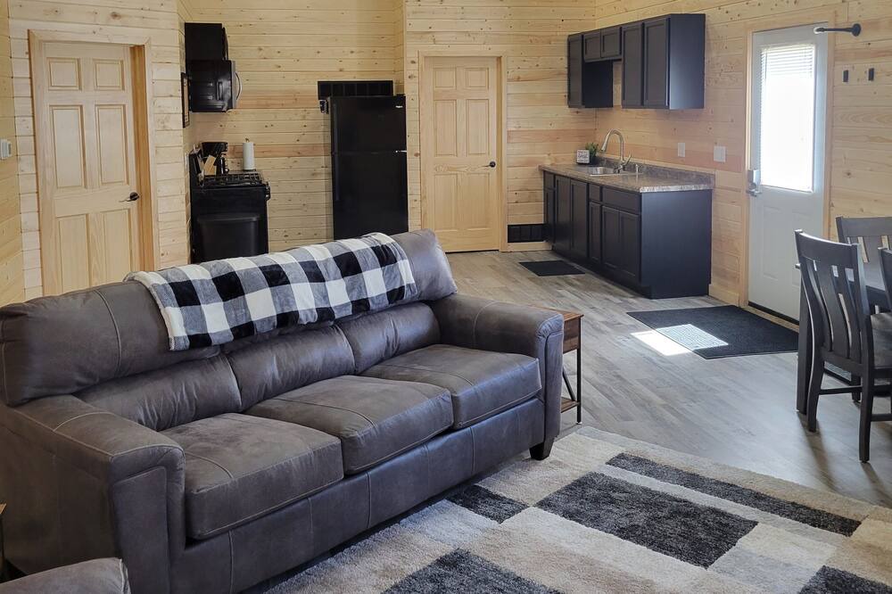 Photo of Livingroom in Monroe City