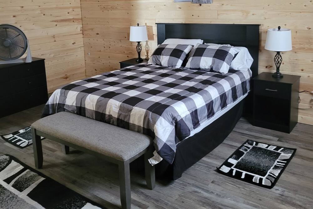 Photo of Bedroom in Monroe City