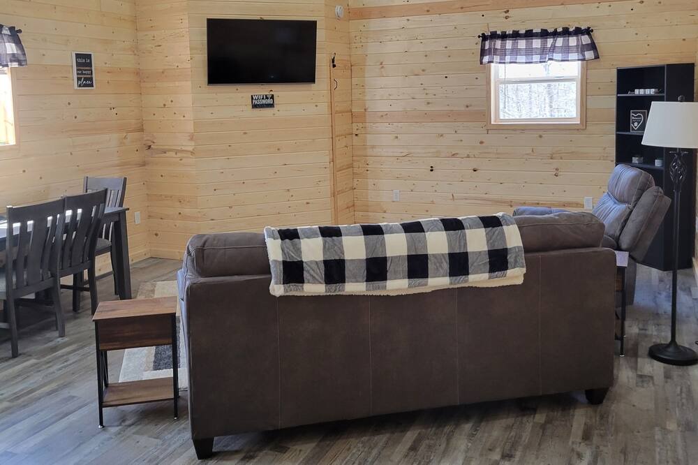 Photo of Livingroom in Monroe City