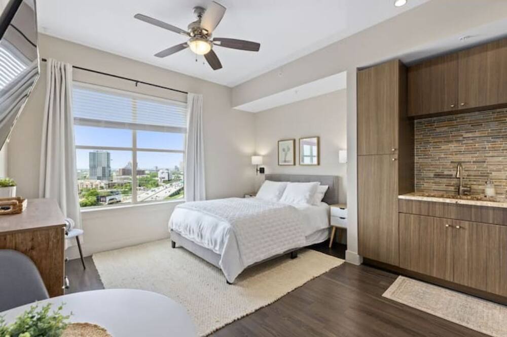 Photo of Bedroom in Oak Lawn