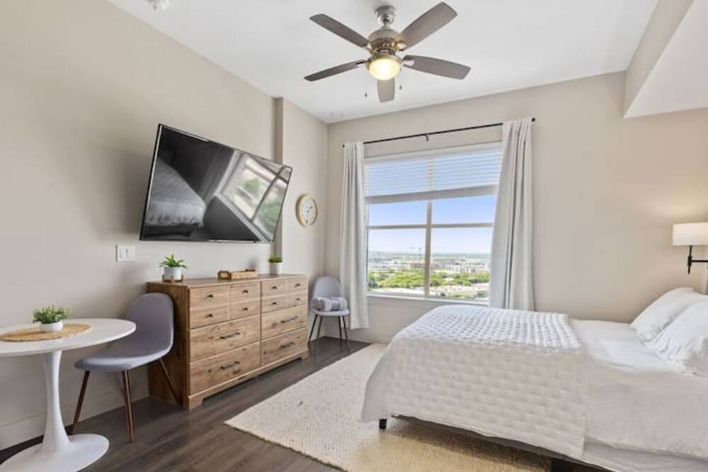 Photo of Bedroom in Oak Lawn