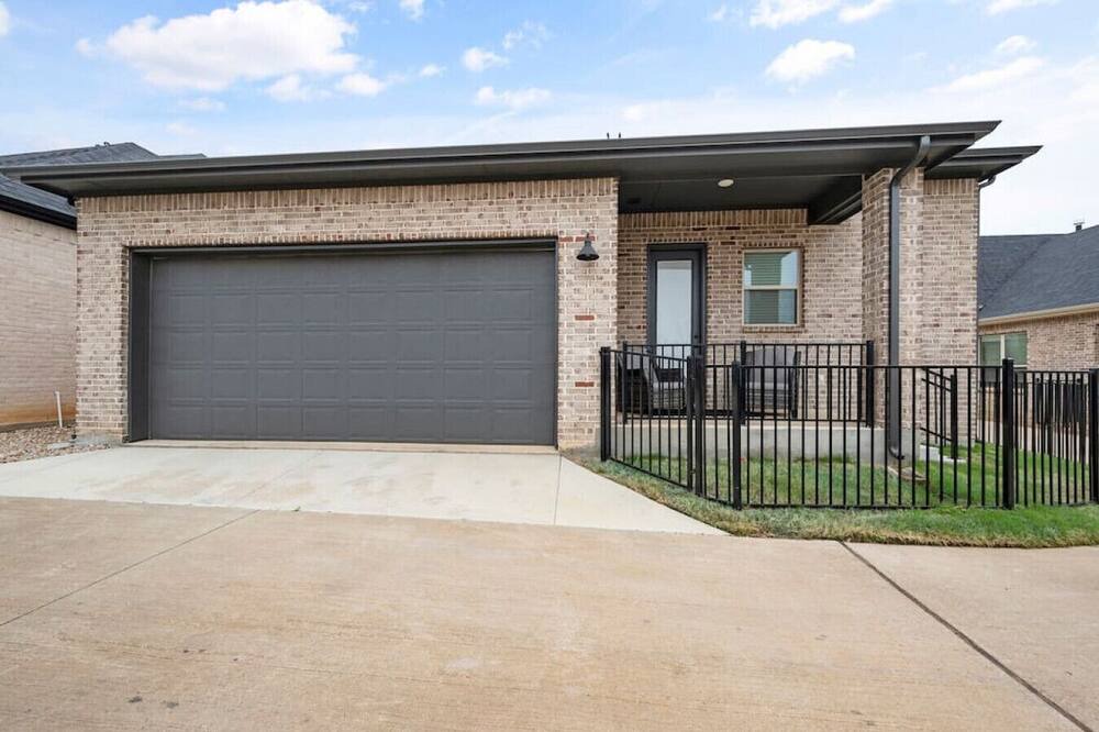 Photo of Others in South Arlington