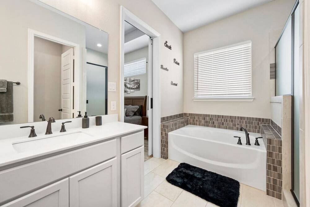 Photo of Bathroom in South Arlington