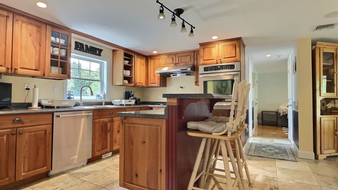 Photo of Kitchen in Aquebogue