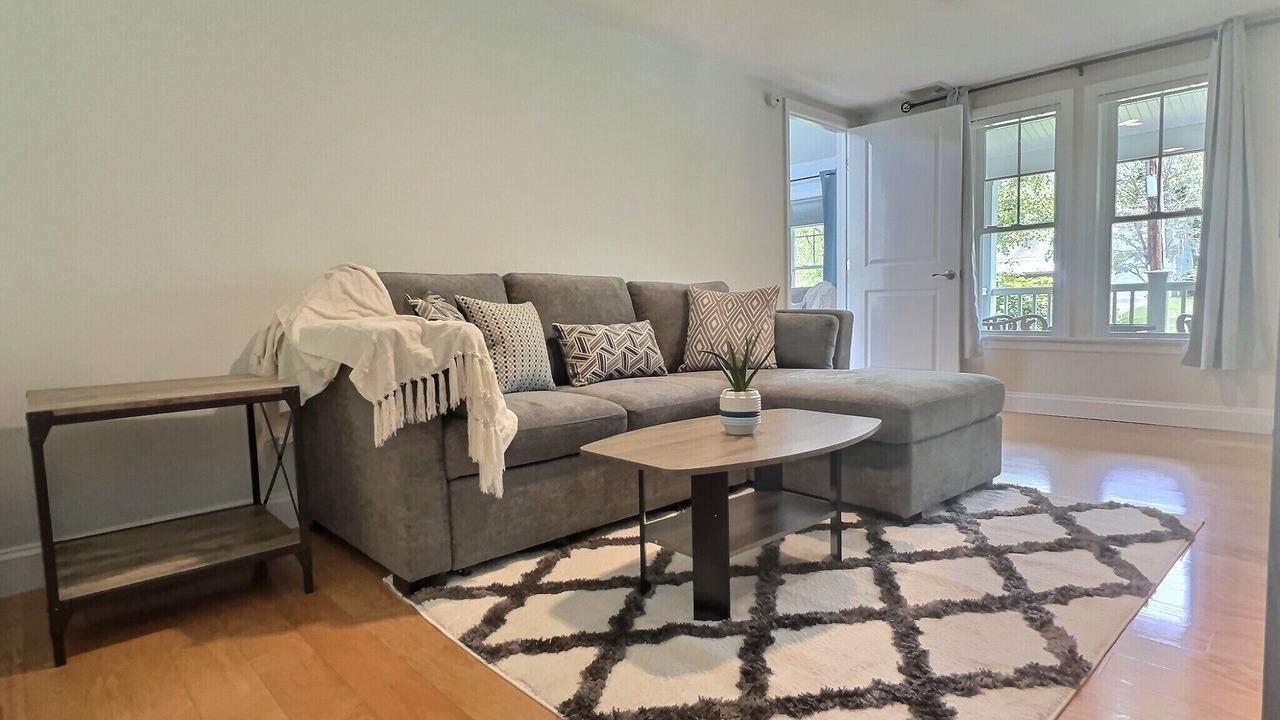 Photo of Others in Aquebogue