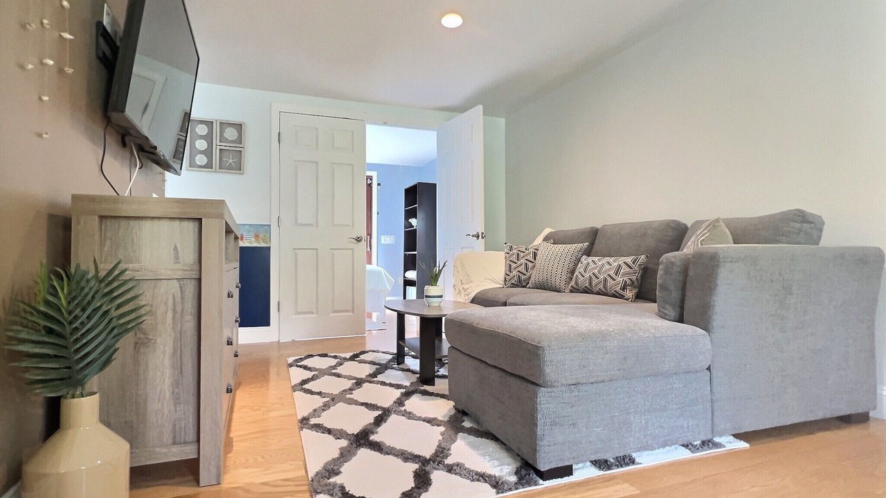 Photo of Others in Aquebogue