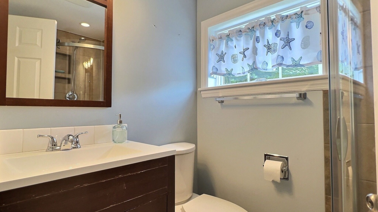 Photo of Others in Aquebogue