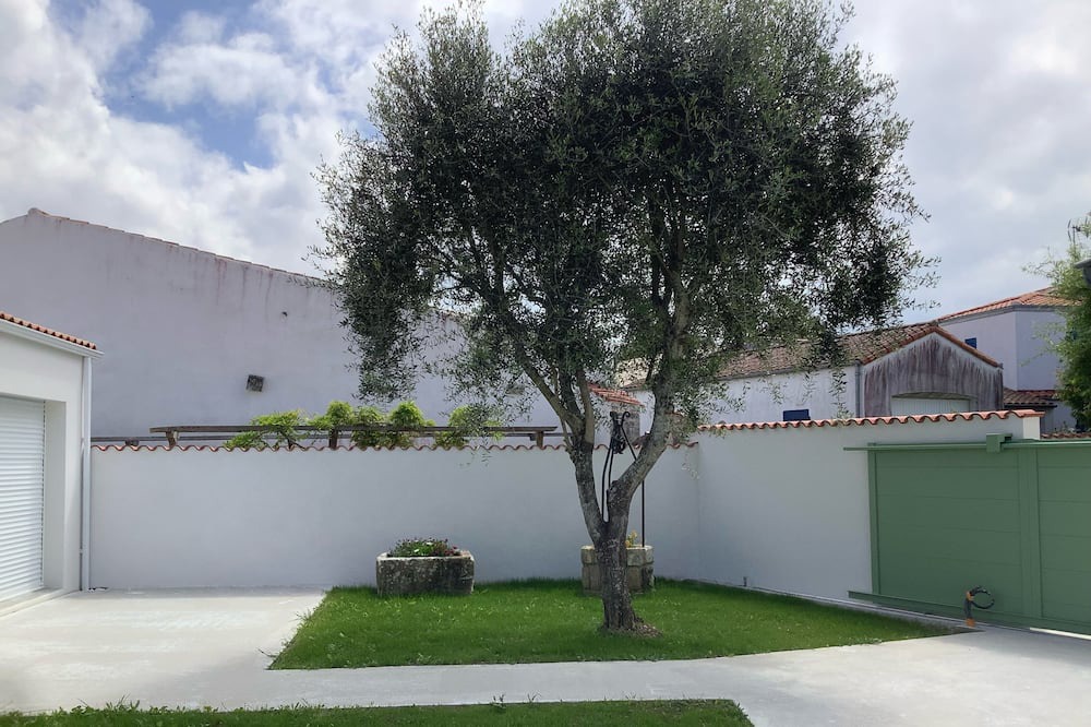 Photo of Outdoor in LHoumeau