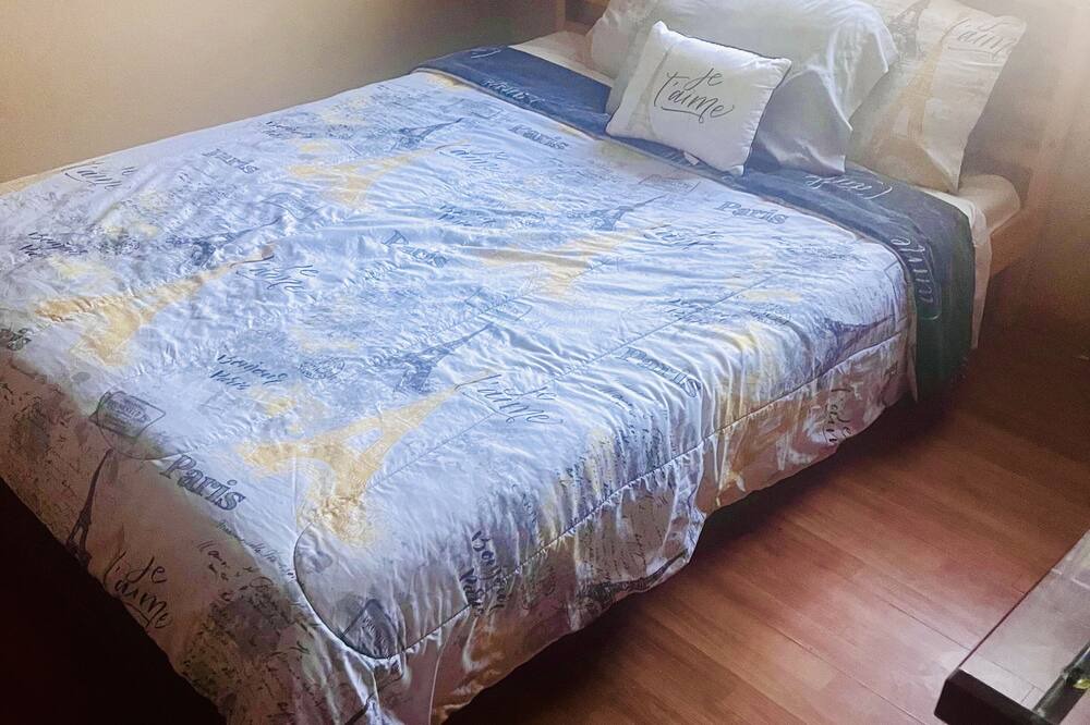 Photo of Bedroom in Briar Hill Park