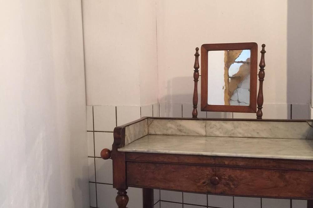 Photo of Bathroom in Saint-Genis