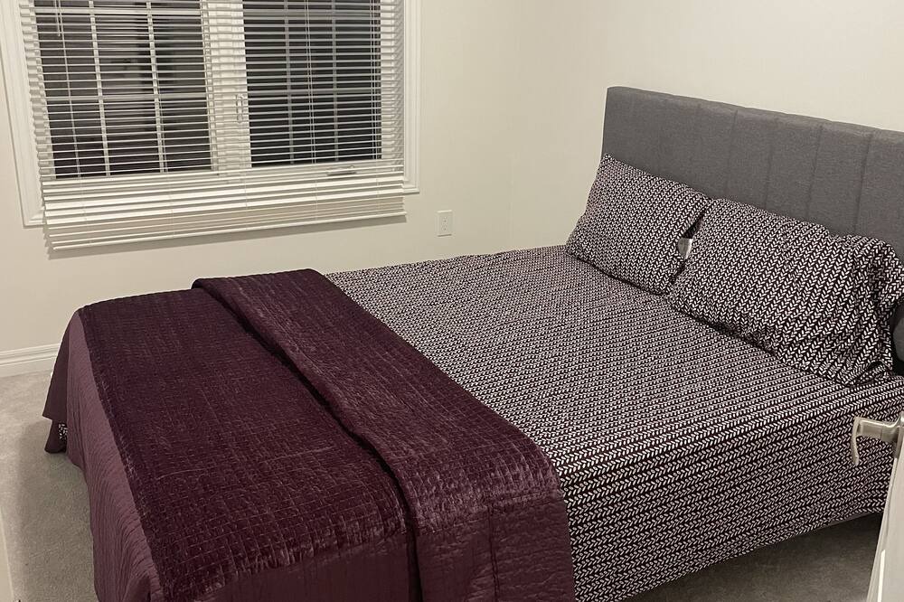 Photo of Bedroom in Oshawa