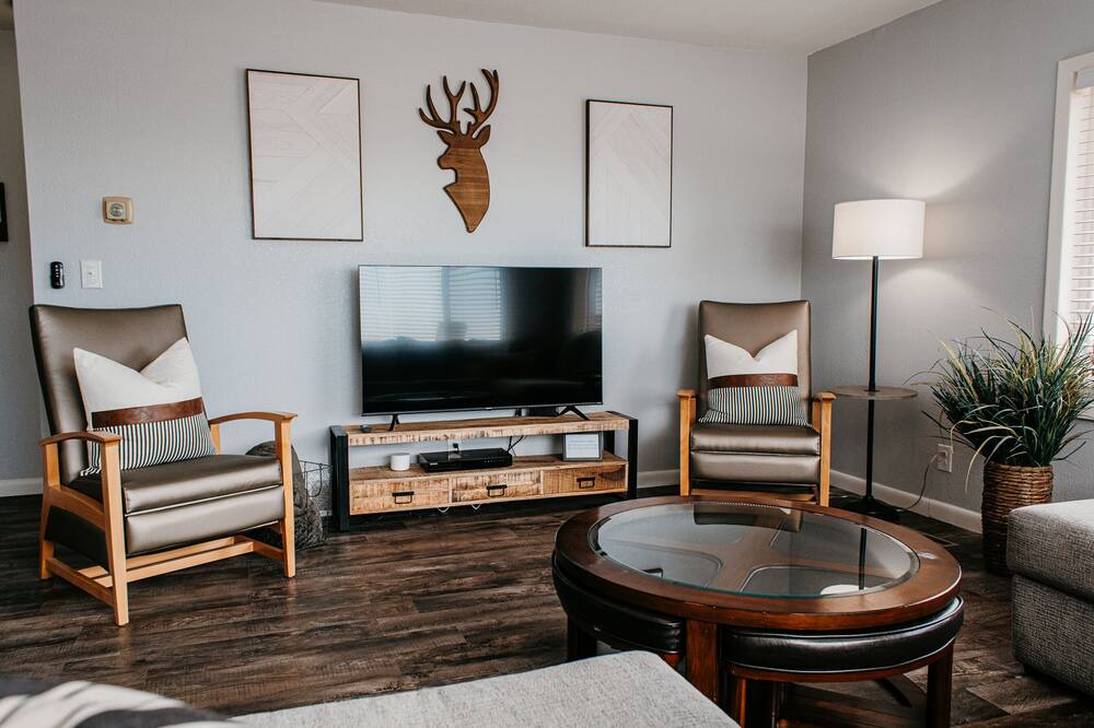 Photo of Outdoor in Whitetail
