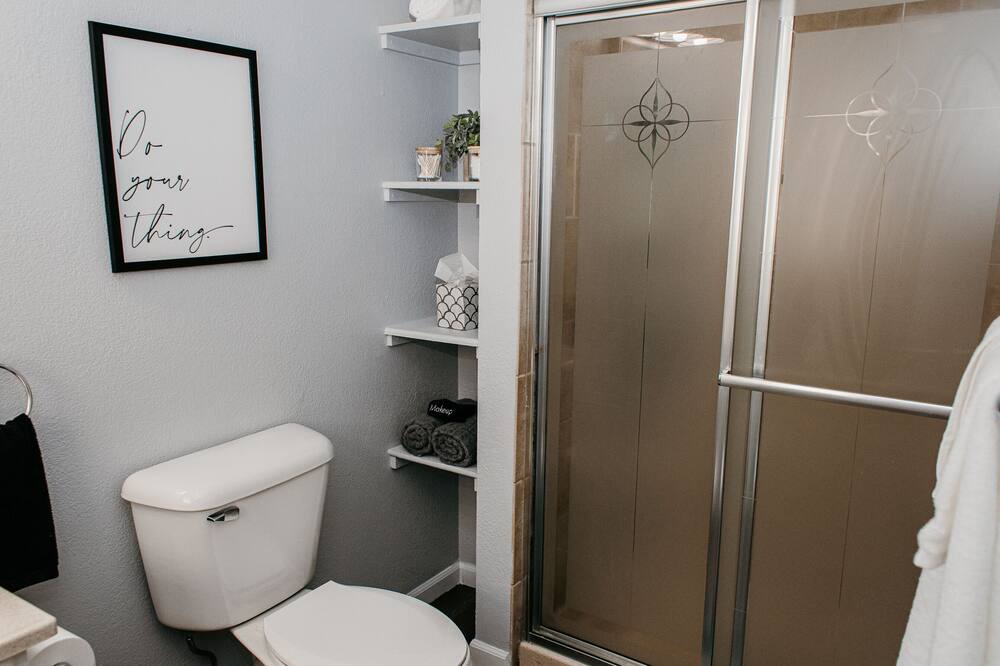 Photo of Bathroom in Whitetail