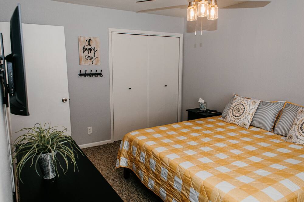 Photo of Bedroom in Whitetail