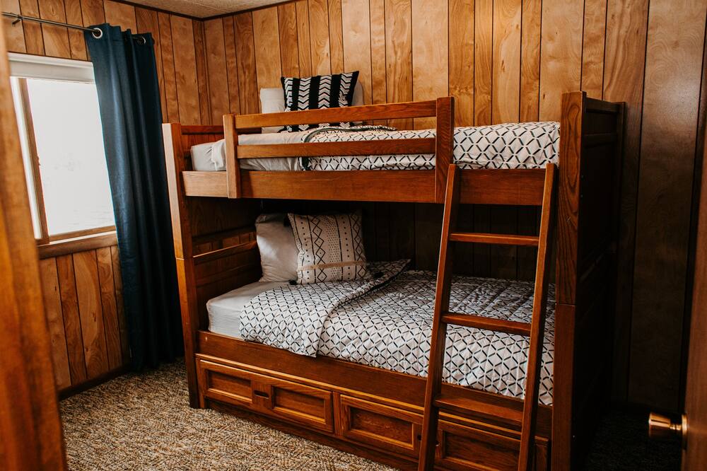 Photo of Bedroom in Whitetail
