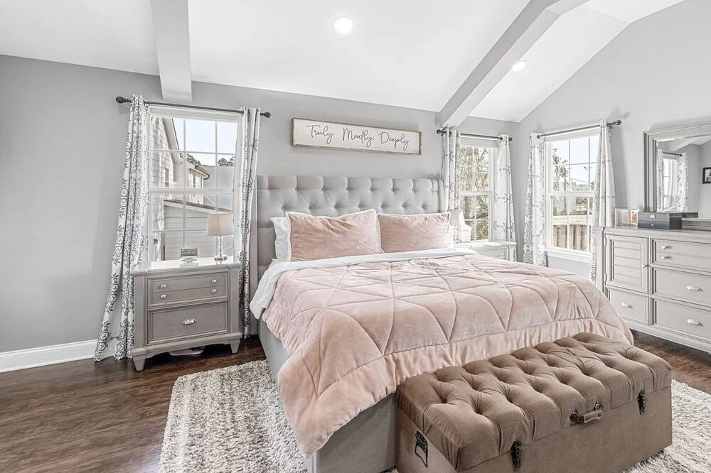 Photo of Bedroom in Graysville