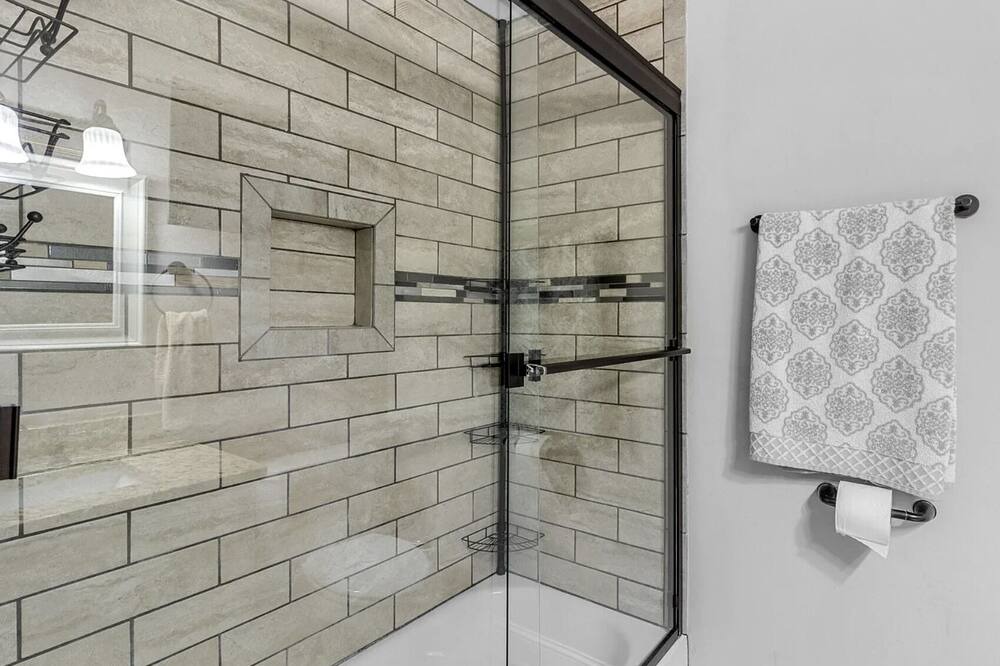 Photo of Bathroom in Graysville