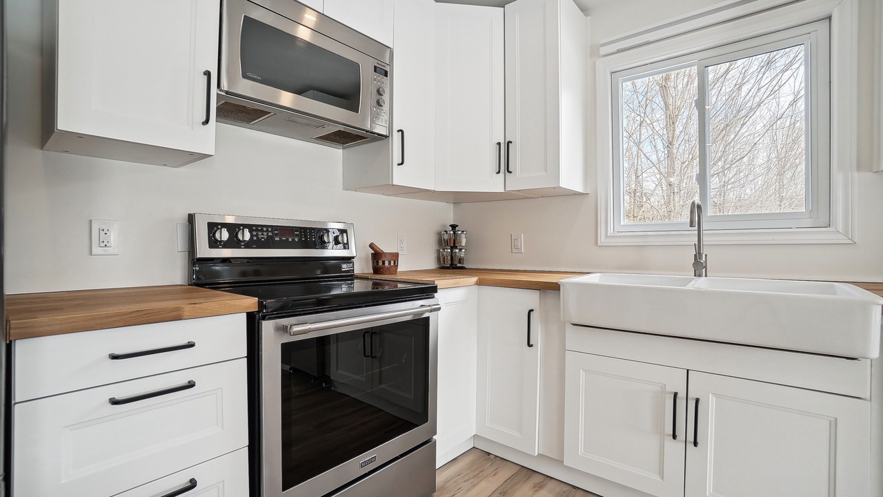 Photo of Kitchen in Saint-Emile-de-Suffolk