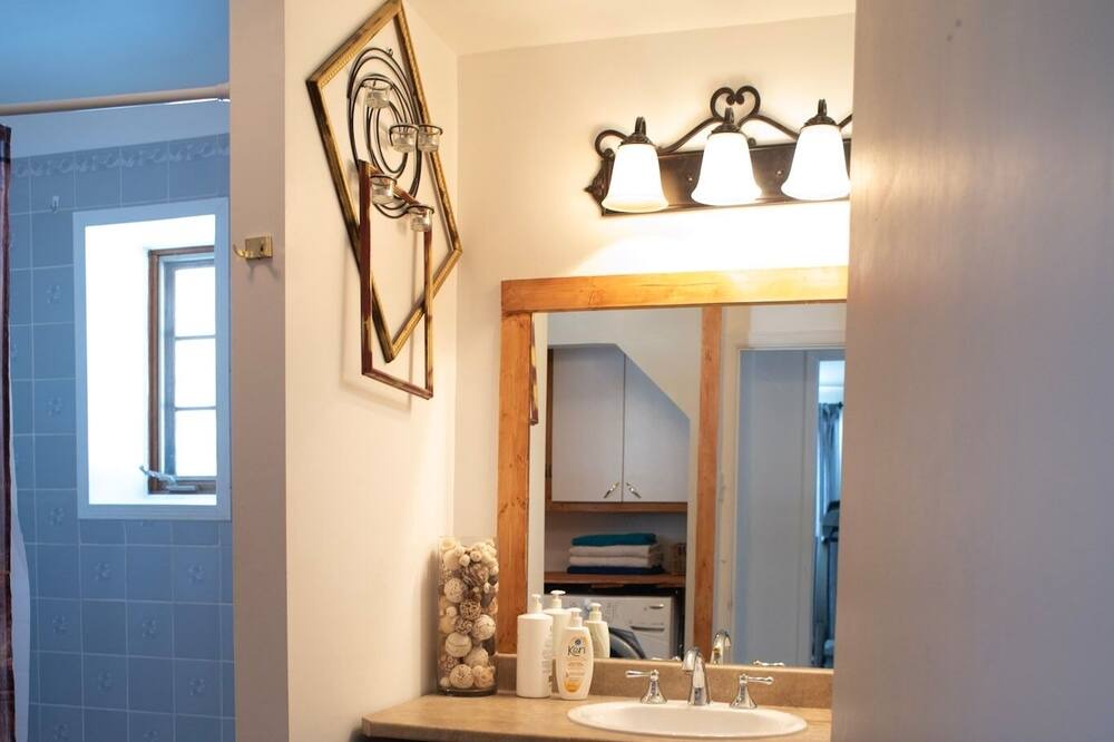 Photo of Bathroom in Saint-Calixte