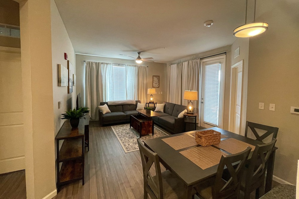 Photo of Livingroom in Town and Country