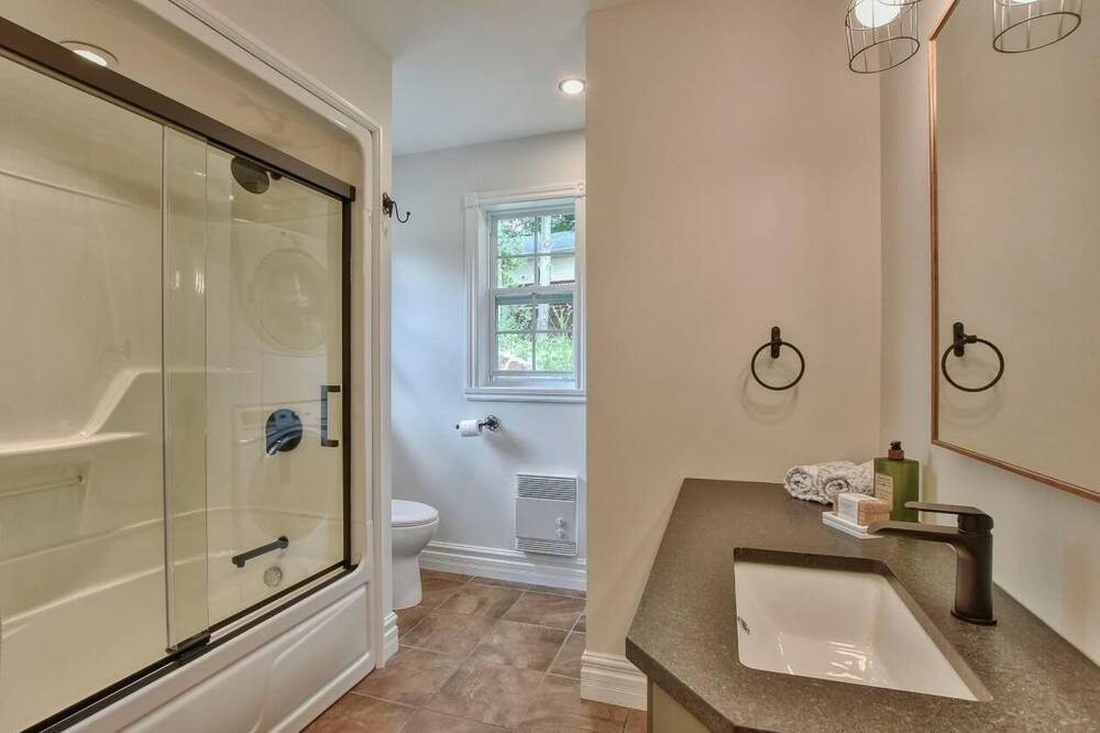 Photo of Bathroom in Gore