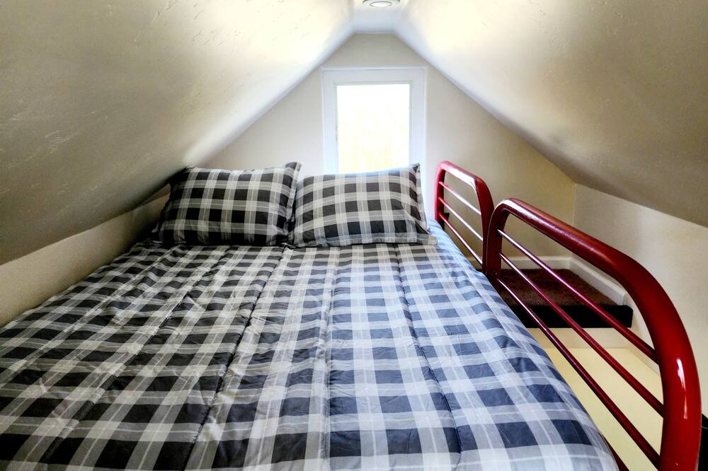 Photo of Bedroom in Diamond Springs