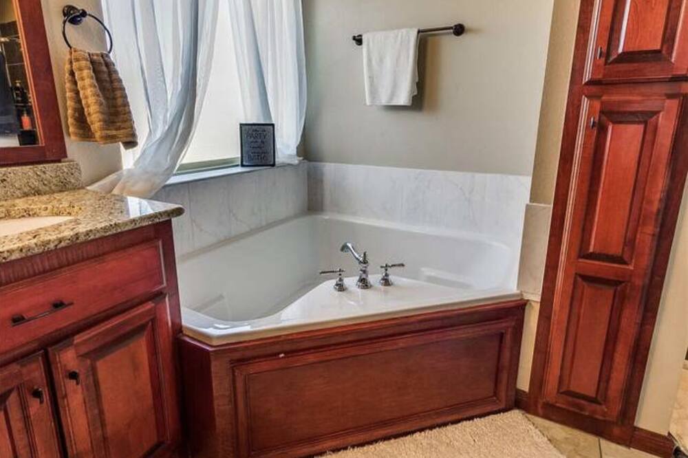 Photo of Bathroom in Wheatland
