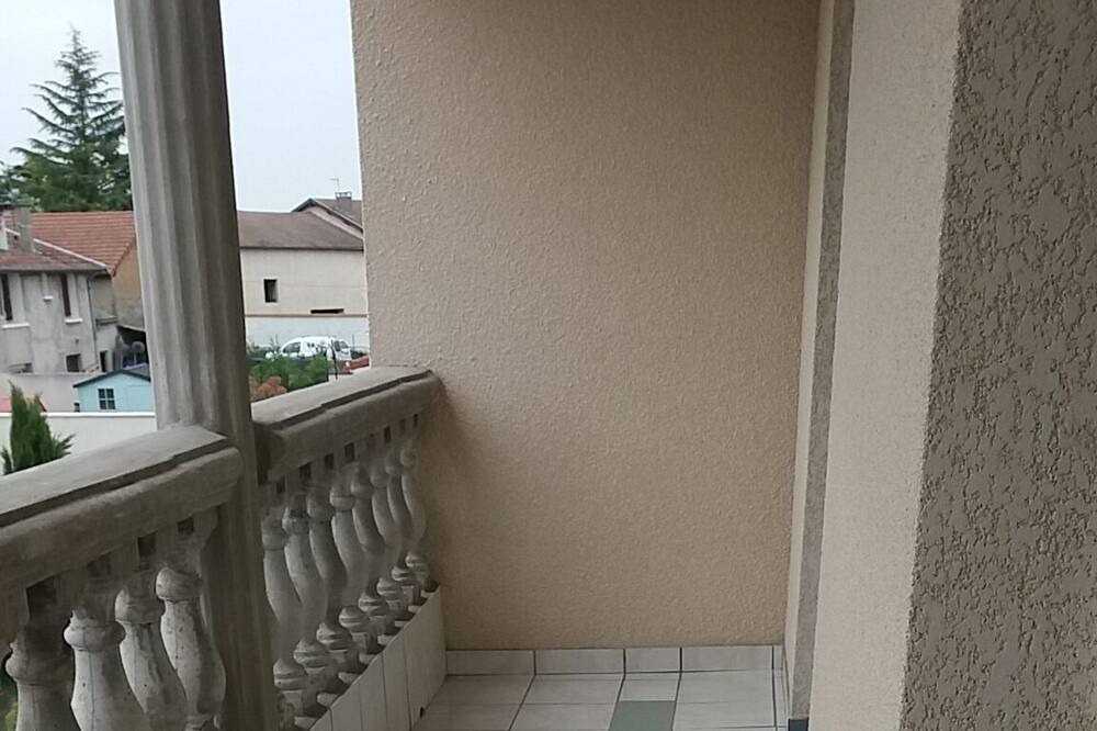 Photo of Outdoor in Pusignan