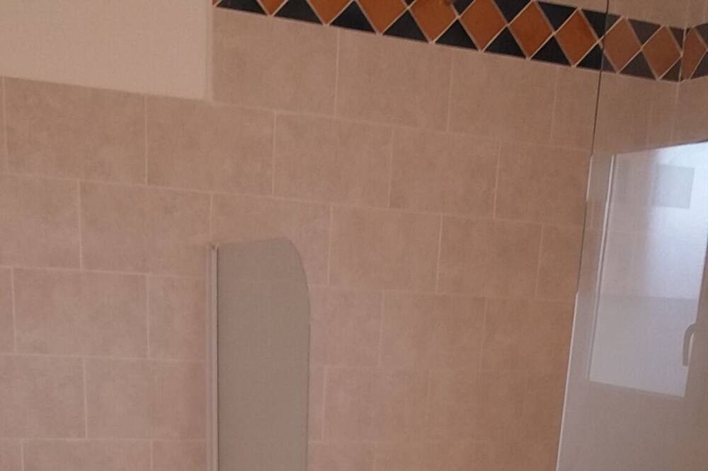 Photo of Bathroom in Pusignan