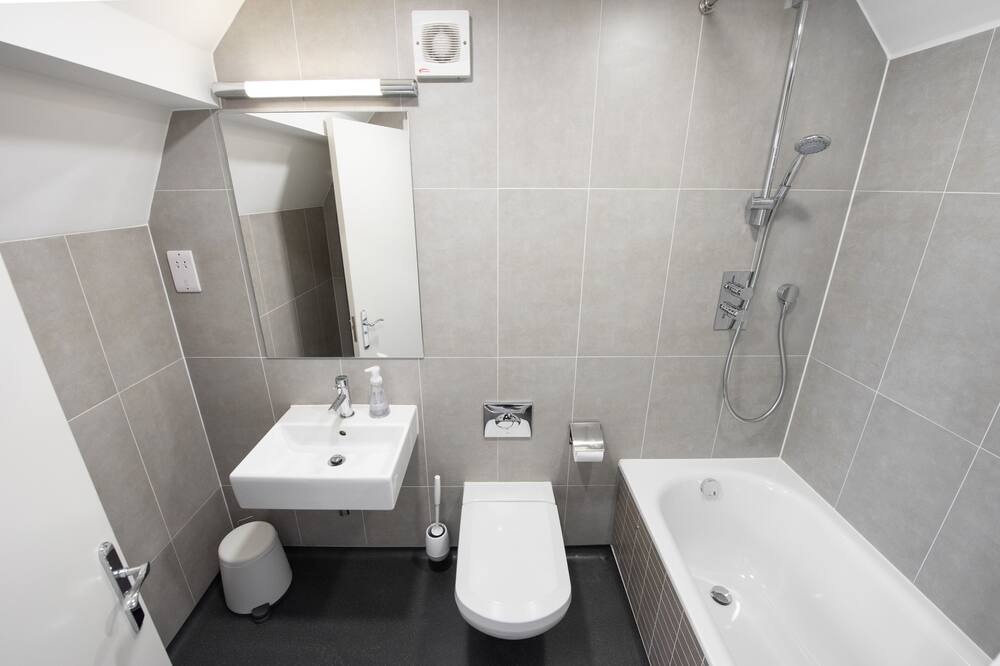Photo of Bathroom in Herongate