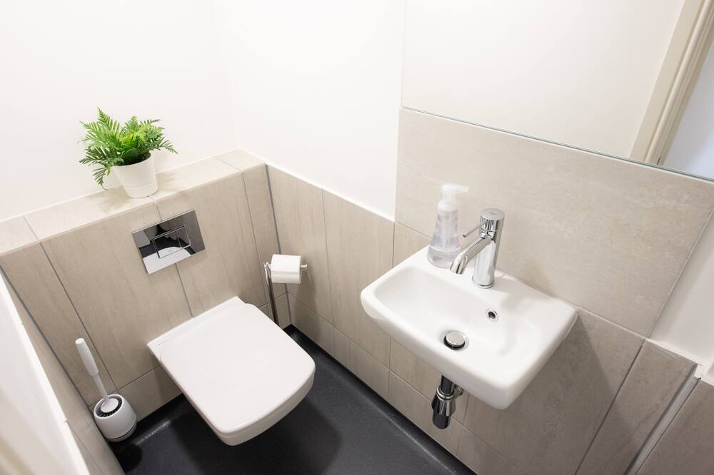 Photo of Bathroom in Herongate