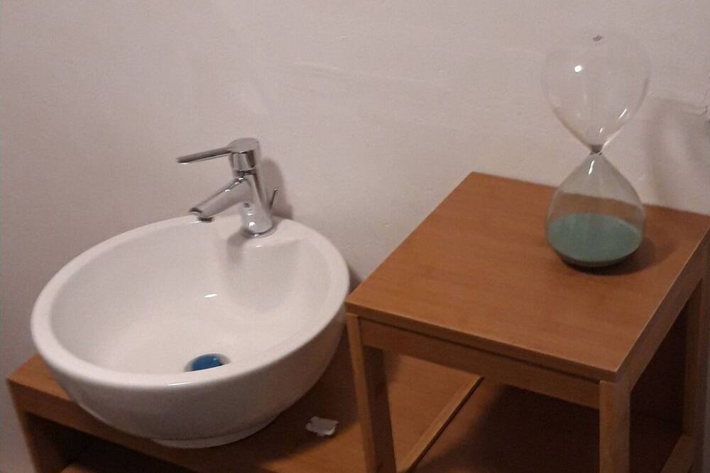 Photo of Bathroom in Marquise